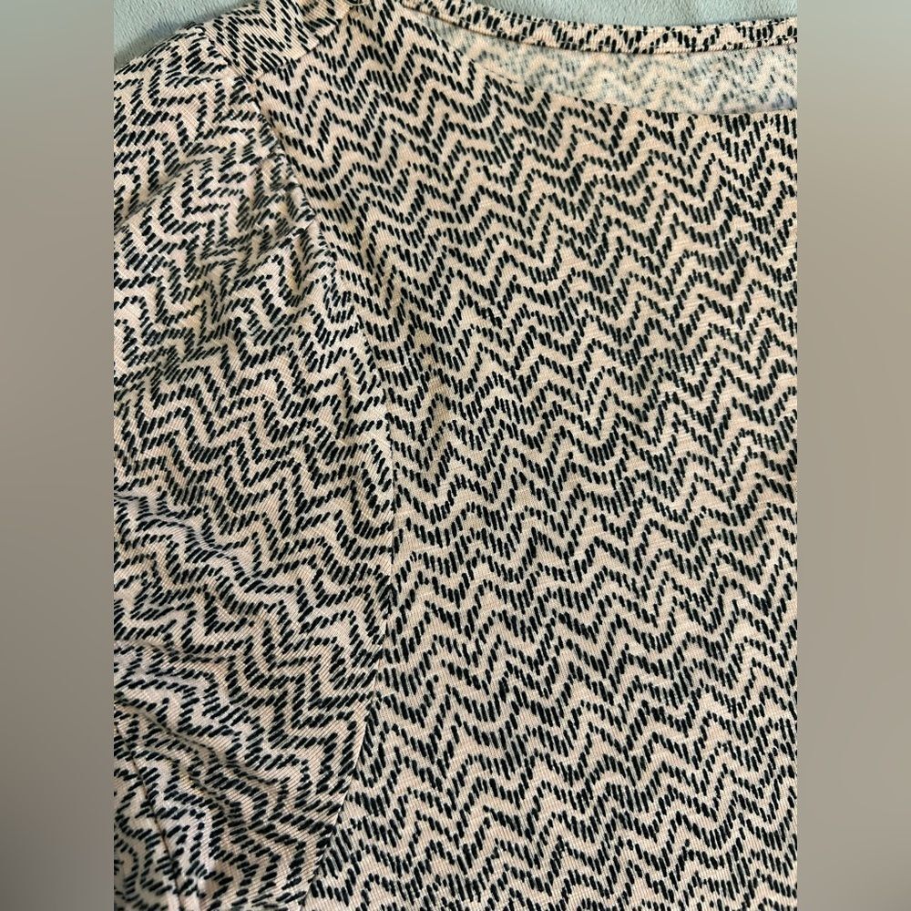 LOFT Short Sleeve Patterned Top Size Large Black‎ Pink Chevron Patterned Stretch - Picture 5 of 9